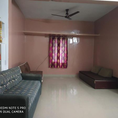 Easvari Grand Pg For Women - Female Only Hostel Ченай Екстериор снимка