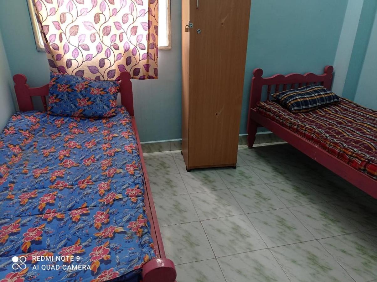 Easvari Grand Pg For Women - Female Only Hostel Ченай Екстериор снимка