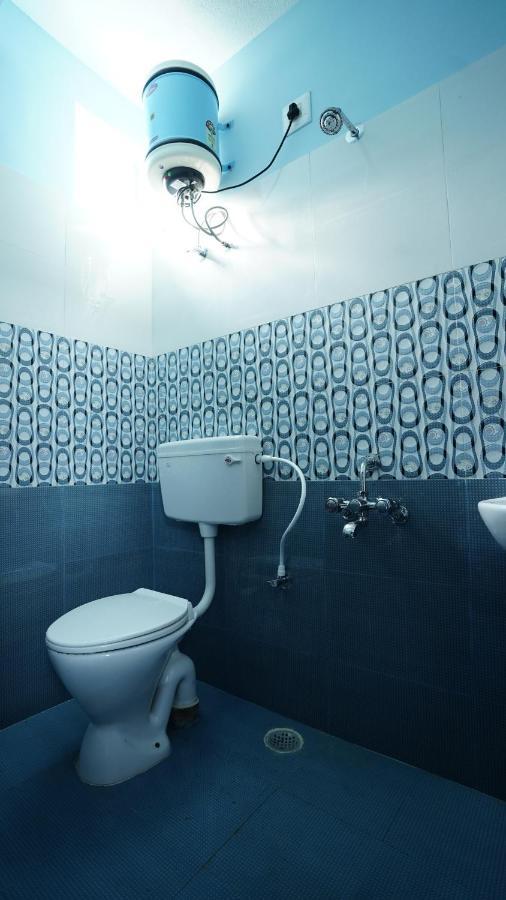 Easvari Grand Pg For Women - Female Only Hostel Ченай Екстериор снимка