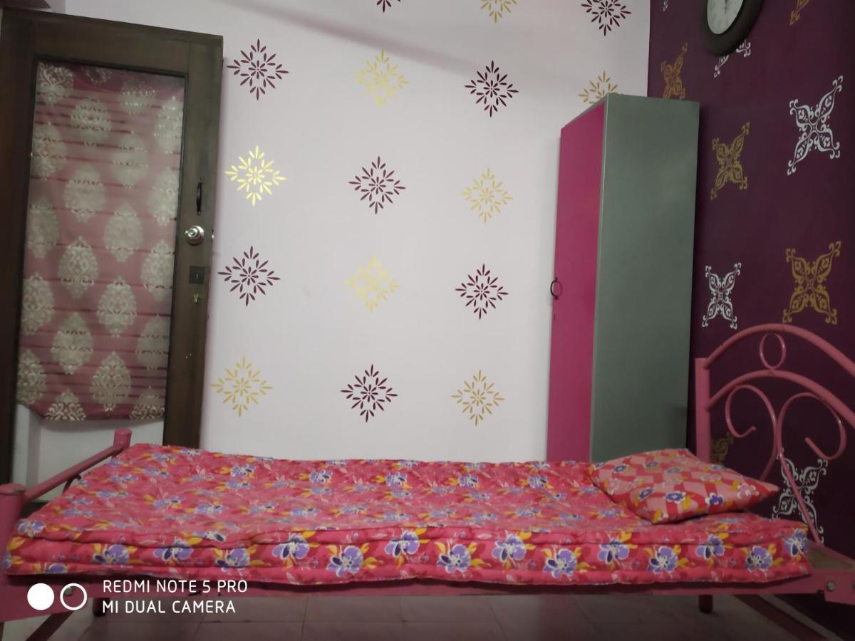 Easvari Grand Pg For Women - Female Only Hostel Ченай Екстериор снимка