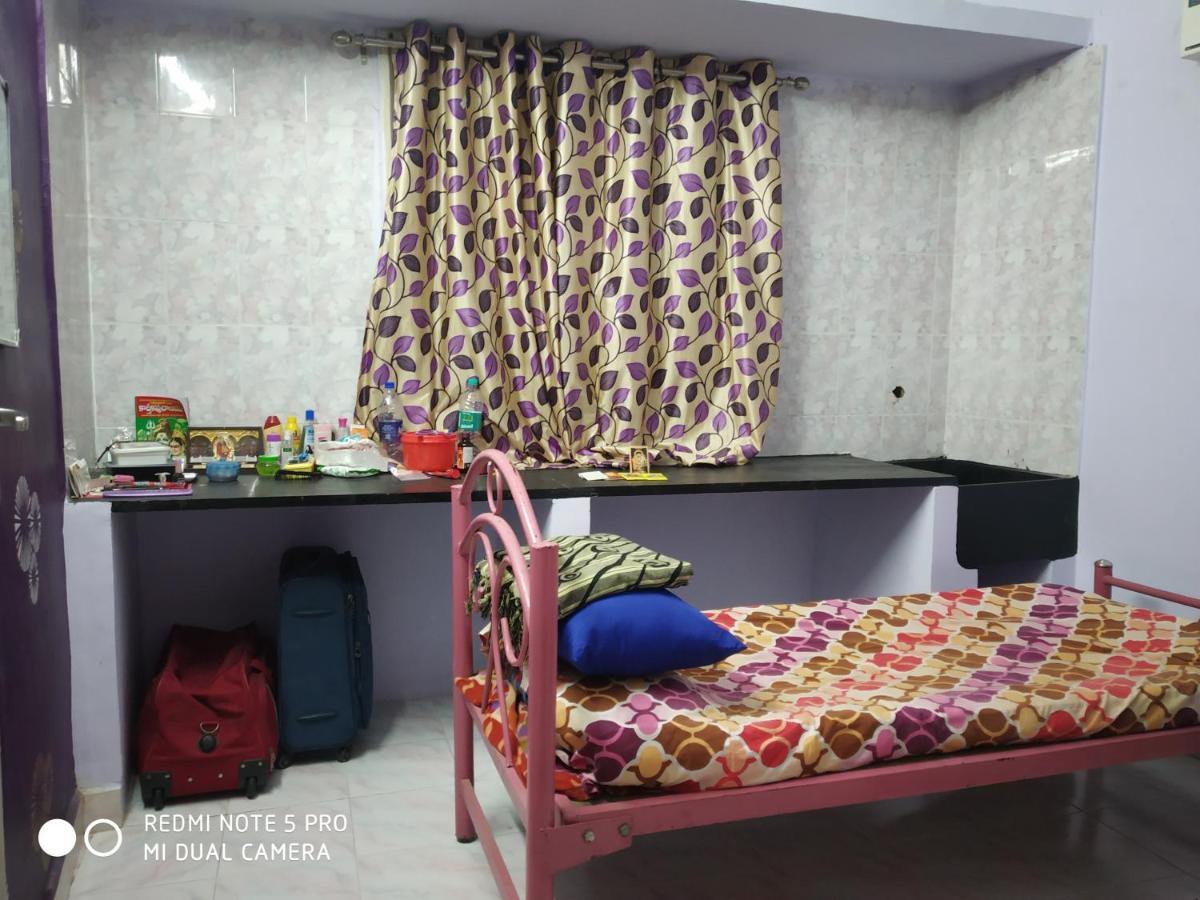 Easvari Grand Pg For Women - Female Only Hostel Ченай Екстериор снимка