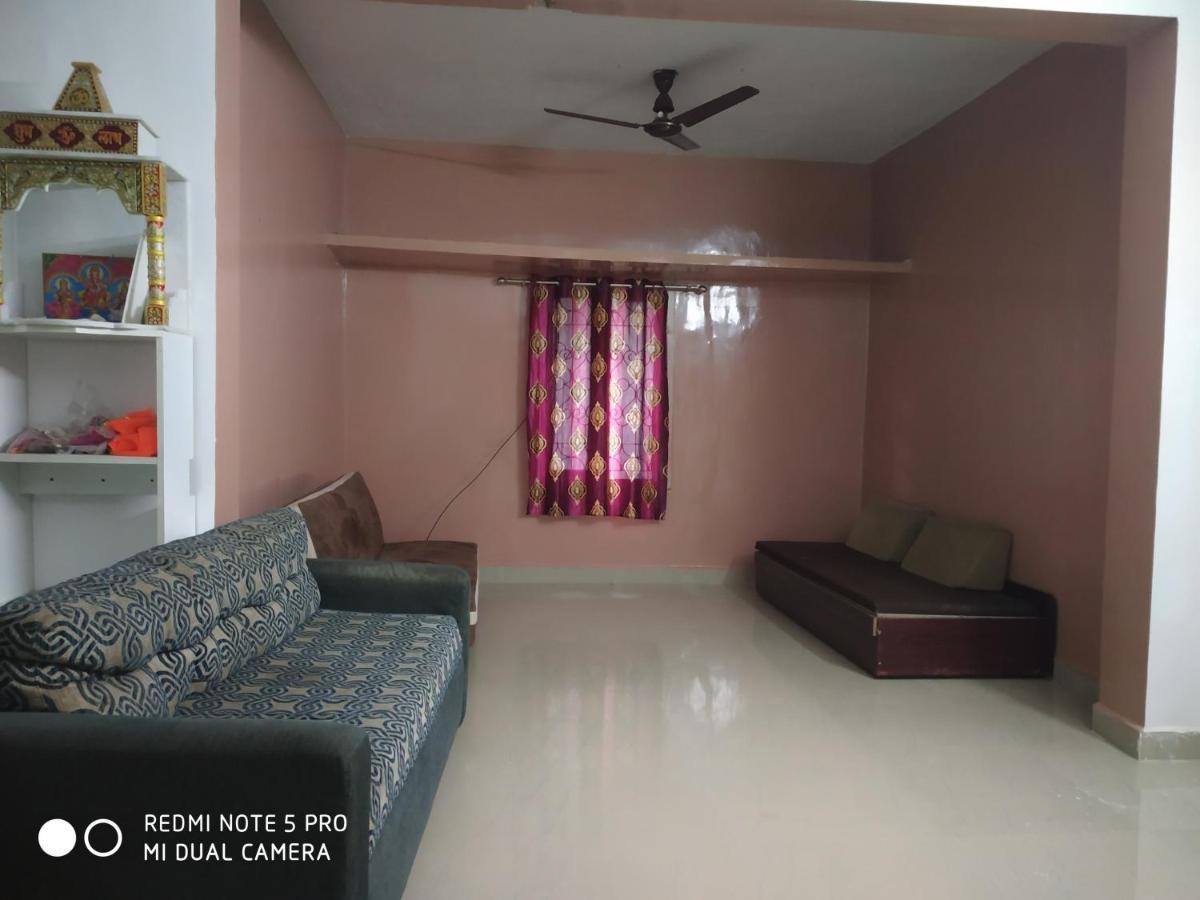 Easvari Grand Pg For Women - Female Only Hostel Ченай Екстериор снимка